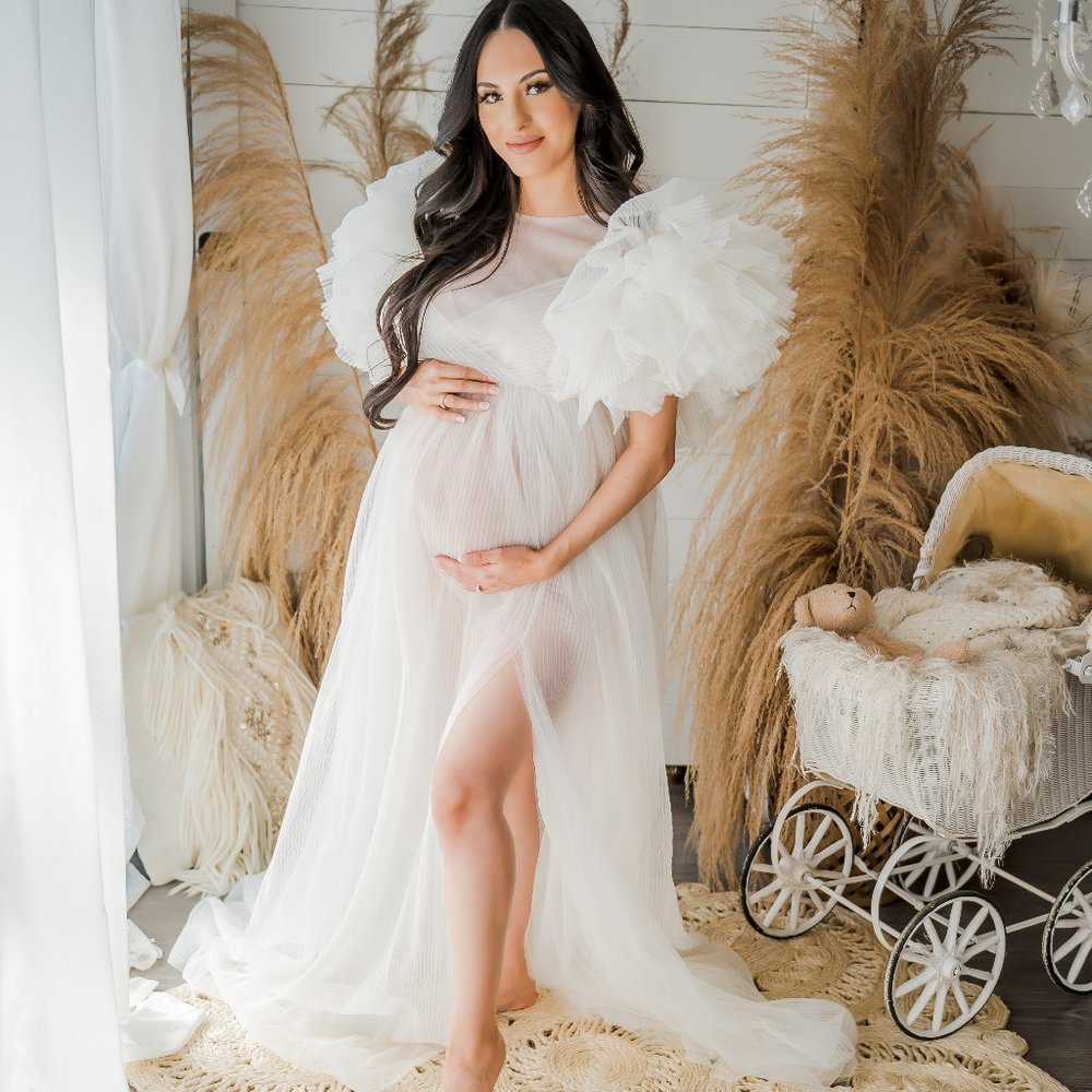 White pleated Tulle maternity gown with puff sleeves